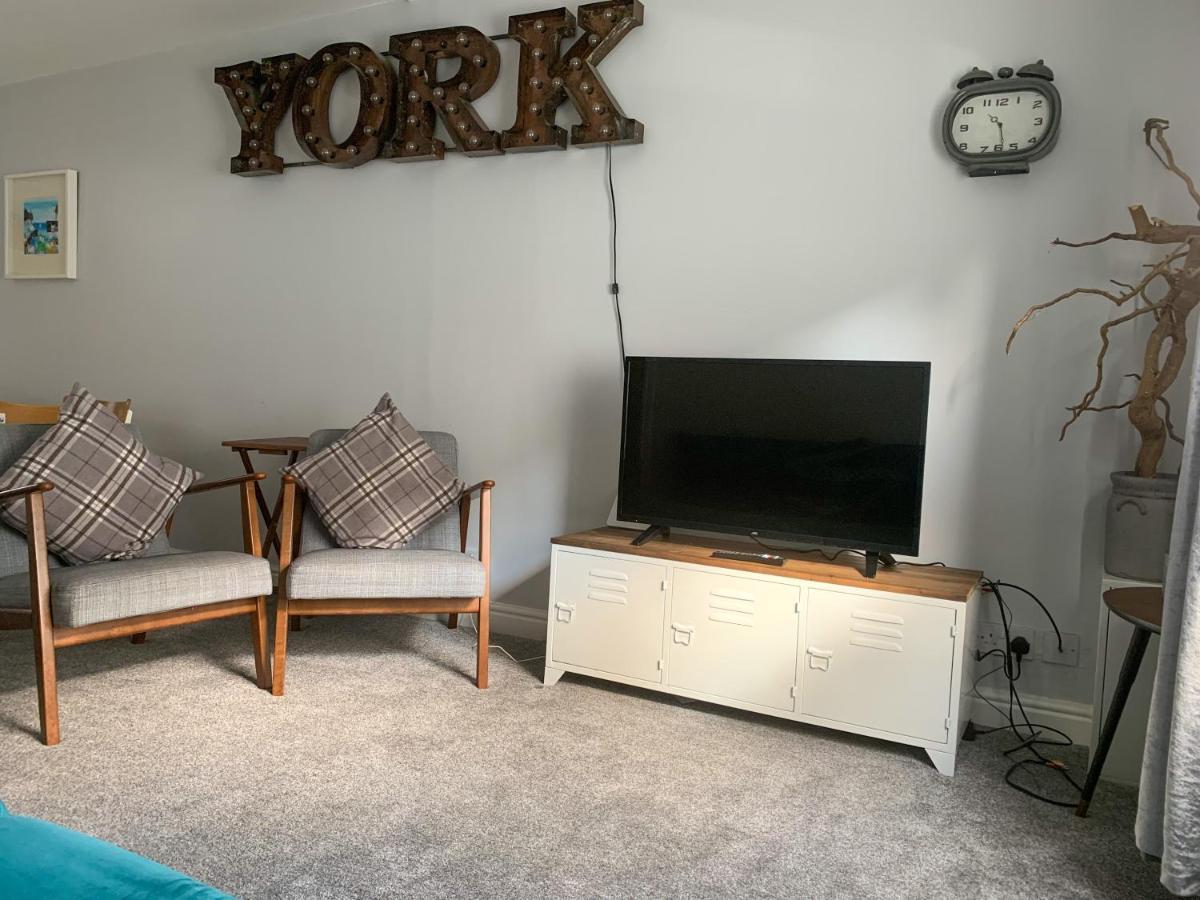Stay In The Heart Of York At The Hampden - Free Parking - York Holiday Home Extérieur photo