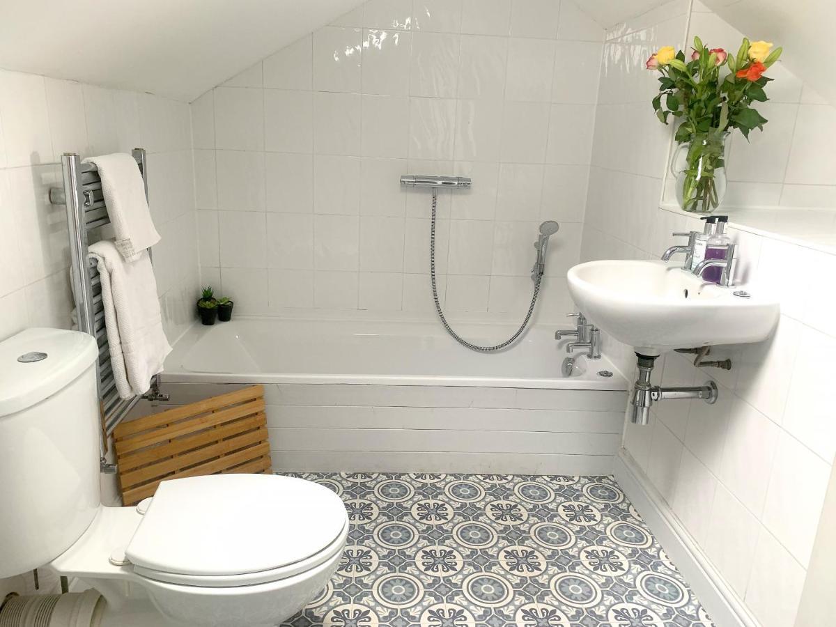 Stay In The Heart Of York At The Hampden - Free Parking - York Holiday Home Extérieur photo