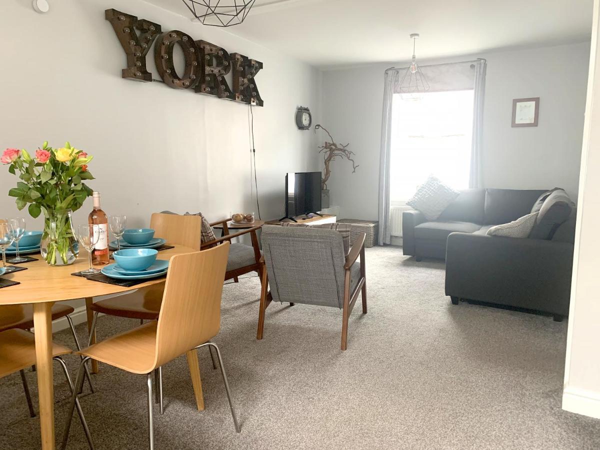 Stay In The Heart Of York At The Hampden - Free Parking - York Holiday Home Extérieur photo