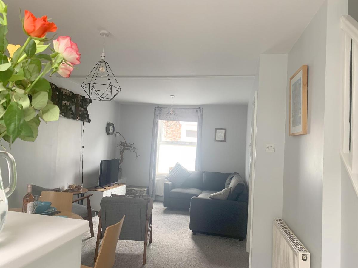 Stay In The Heart Of York At The Hampden - Free Parking - York Holiday Home Extérieur photo