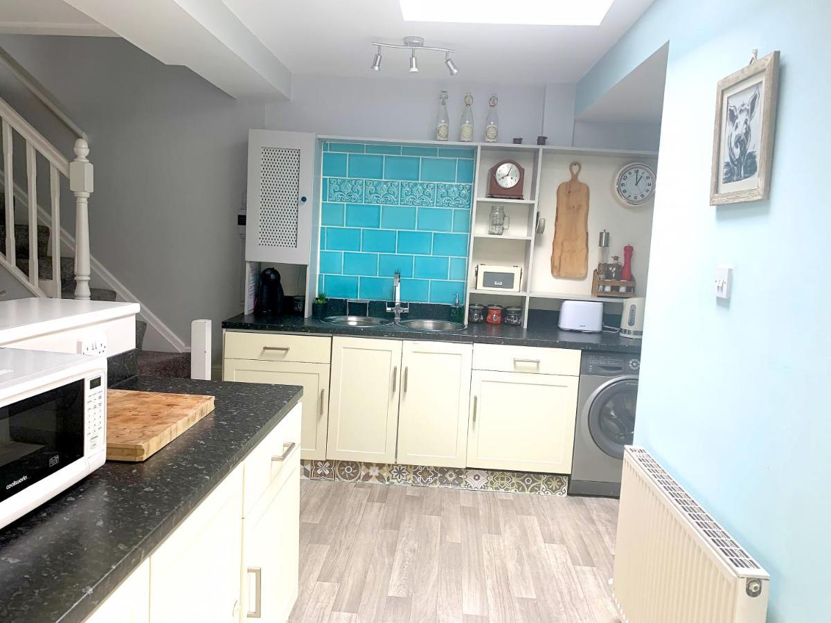 Stay In The Heart Of York At The Hampden - Free Parking - York Holiday Home Extérieur photo