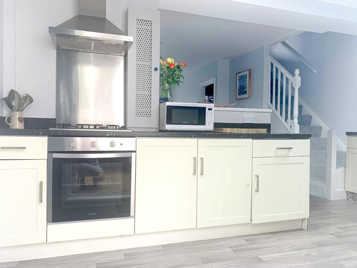 Stay In The Heart Of York At The Hampden - Free Parking - York Holiday Home Extérieur photo